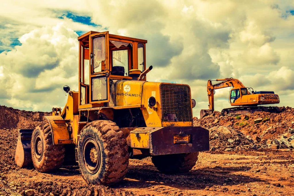 Mistakes to Avoid When Renting Heavy Equipment (1)