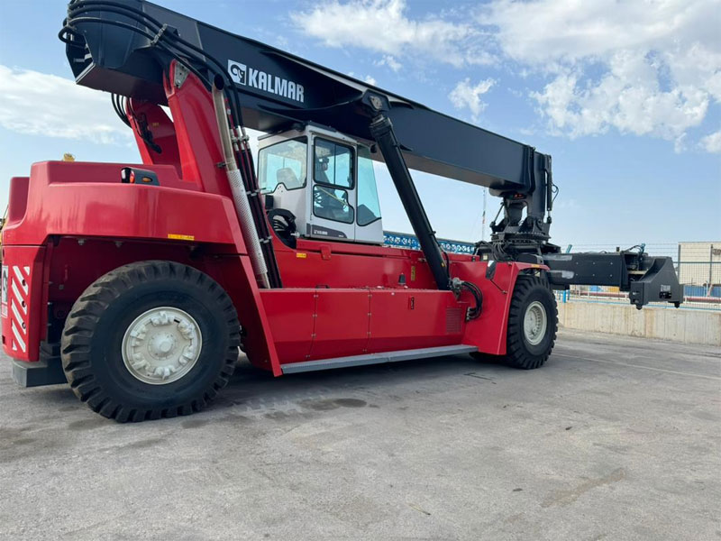 New Kalmar Reach Stacker