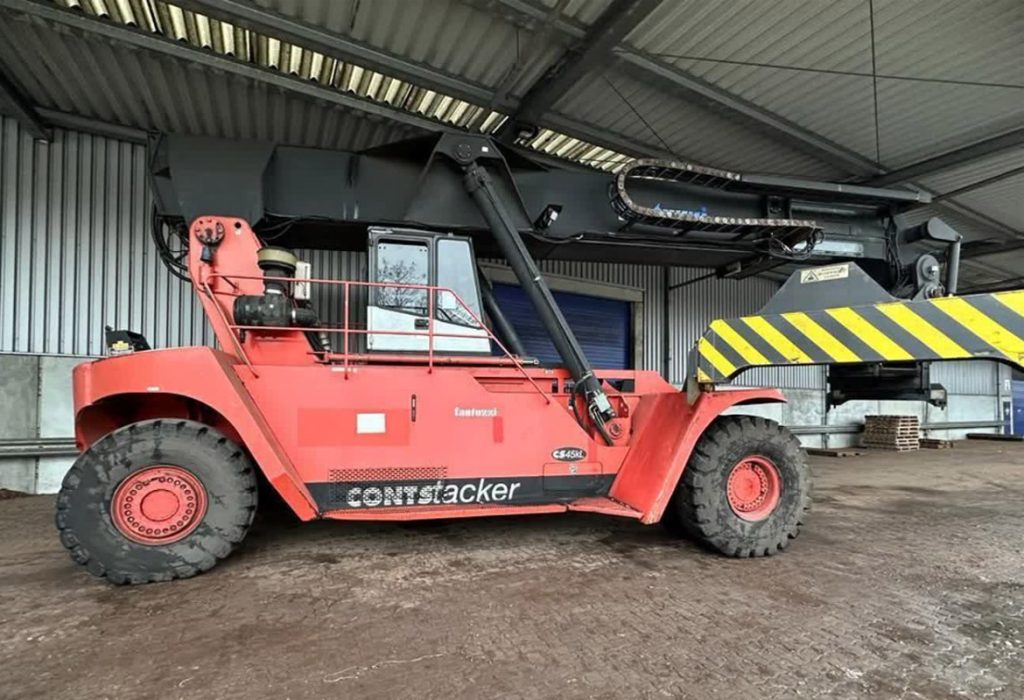 Used Fantuzzi Reach Stacker