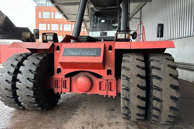 Used Fantuzzi Reach Stacker