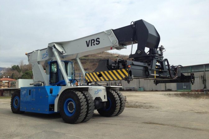Used Reach Stacker in Dubai – CES VRS 100 Ton