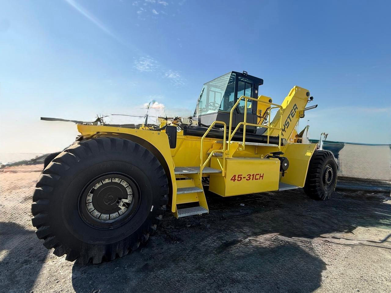 Hyster RS45-31CH Reach Stacker 45 Ton